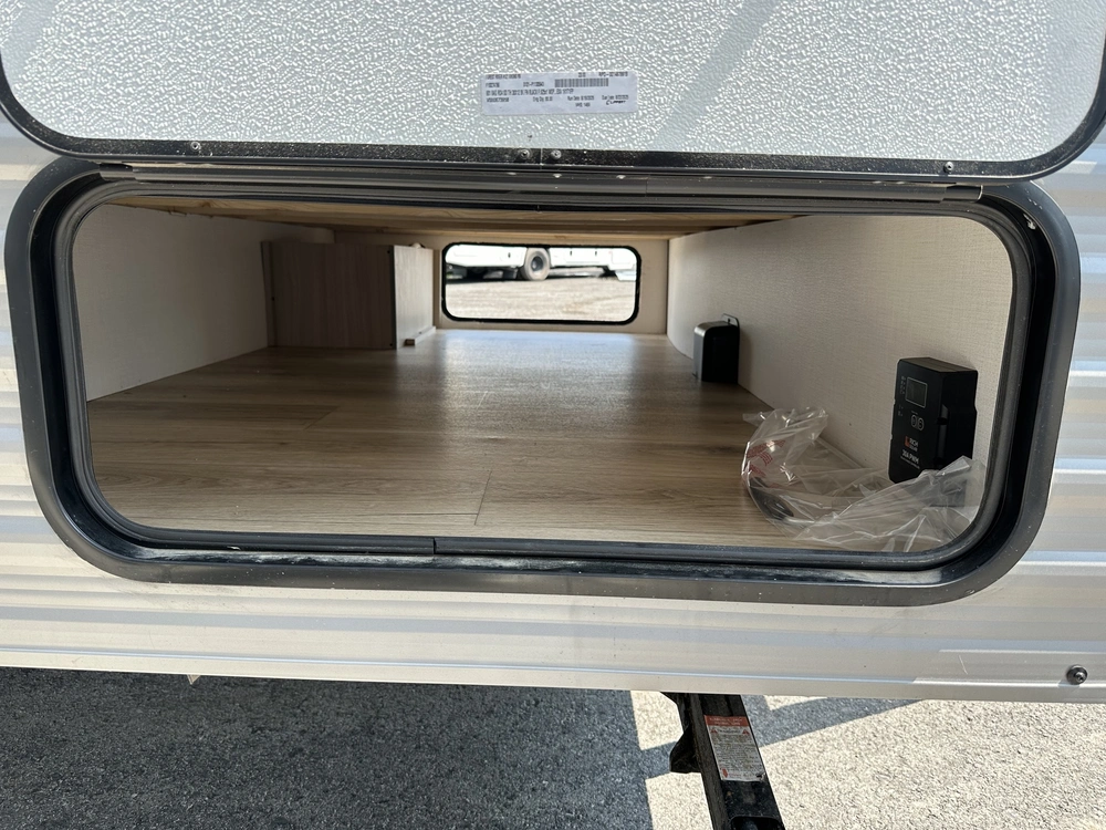 Coachmen Clipper 18dbs 2027 alt