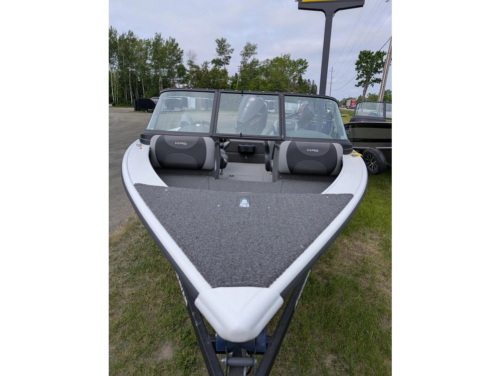 2025 Lund Boat Co 1875 Crossover Xs alt