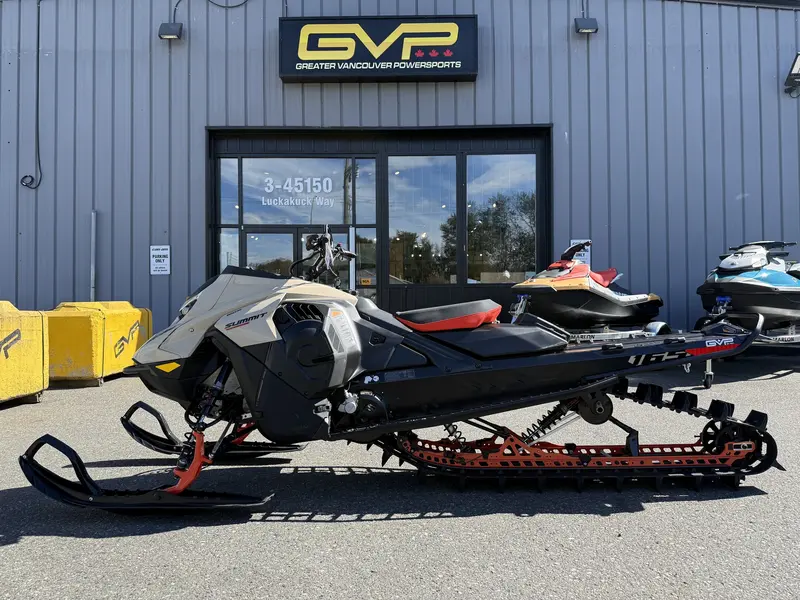 2027 Ski-Doo SUMMIT ADRENALINE 165 850 E-TEC POWDERMAX X-LIGHT FLEXEDGE 3.0' SHOT