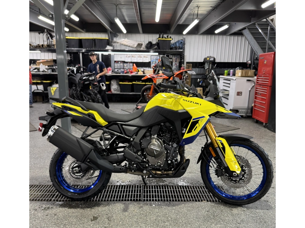 Suzuki V-strom 800de Aventu 2026 alt