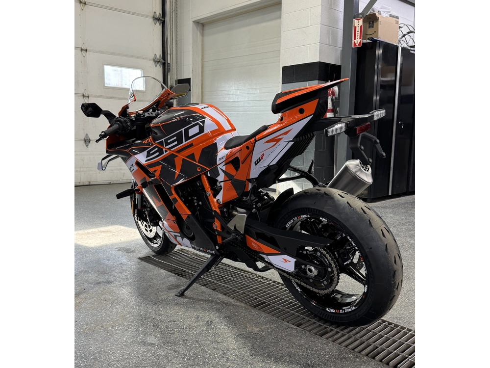 2026 Ktm 990 Rc R alt