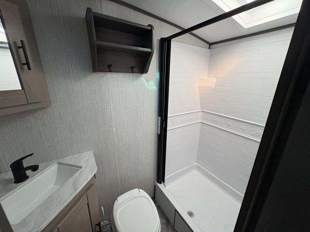 2021 Cruiser Rv Shadow Crusier 193 Mbs alt