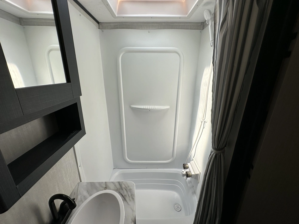 2024 Coachmen Apex 300bhs alt