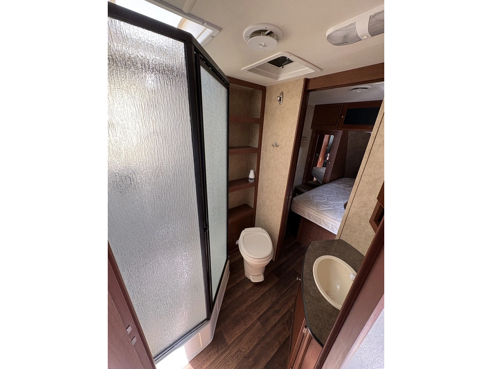 2013 Kodiak 242rels alt