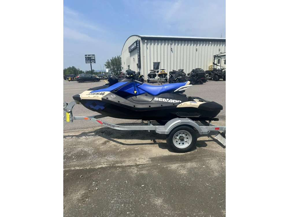Sea-doo Spark Trixx Audio 3up 2025 alt