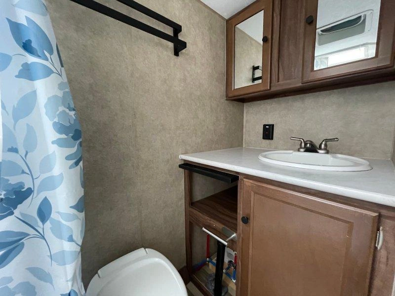 Coachmen Clipper 21fq 2019 alt
