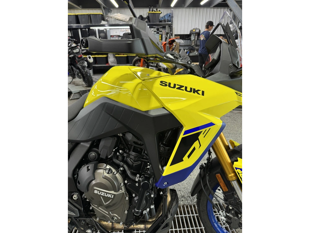 Suzuki V-strom 800de Aventu 2026 alt