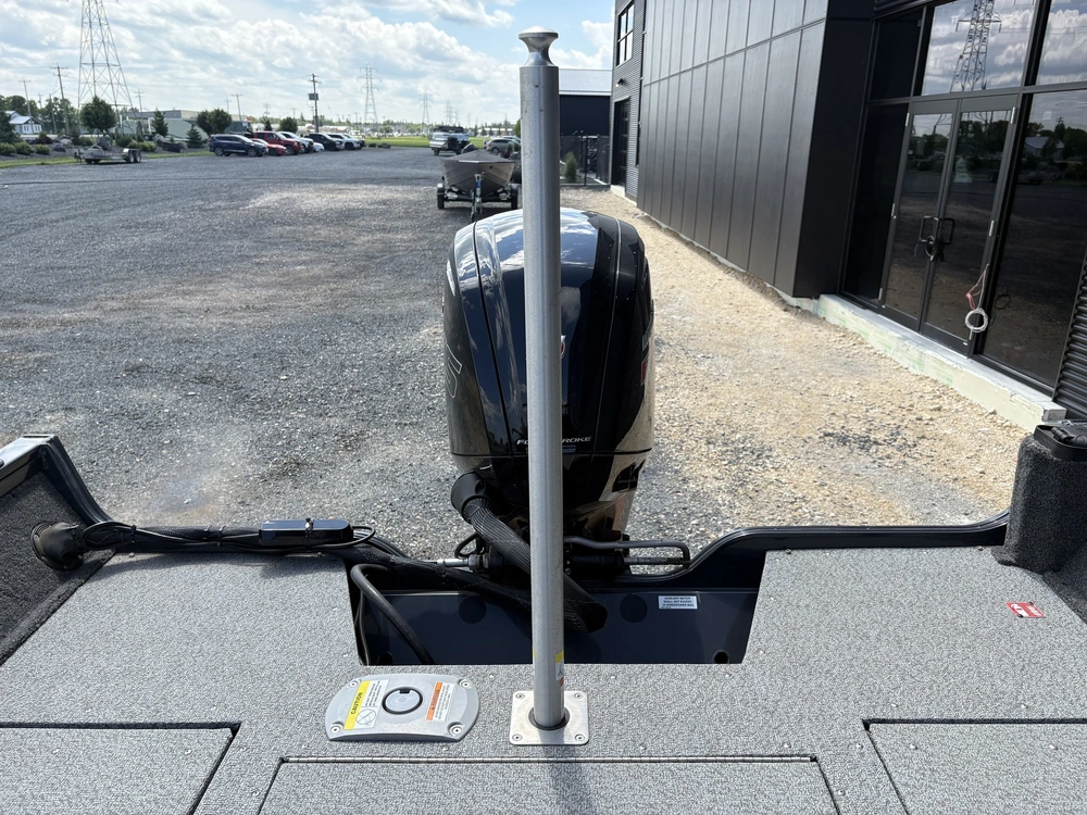 2025 Crestliner 1750 Hawk Wt Jumpseat - Gun Metal alt