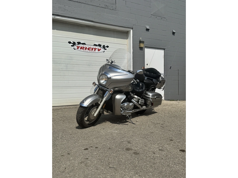 2005 Yamaha Royal Star Venture alt
