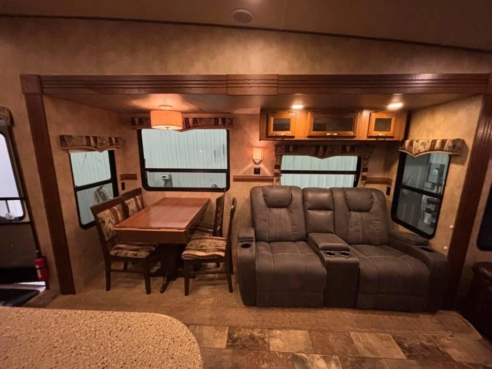 Crossroads Cruiser 333rl 2015 alt