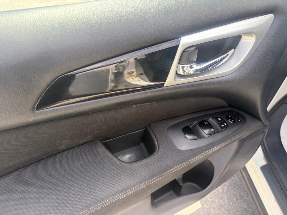 2017 Nissan Pathfinder alt