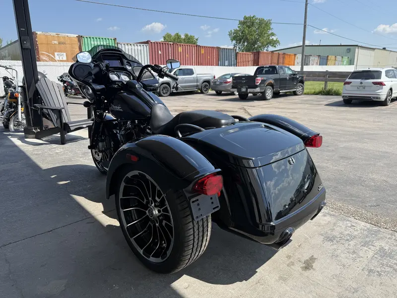 Harley-Davidson ROAD GLIDE 3 2025