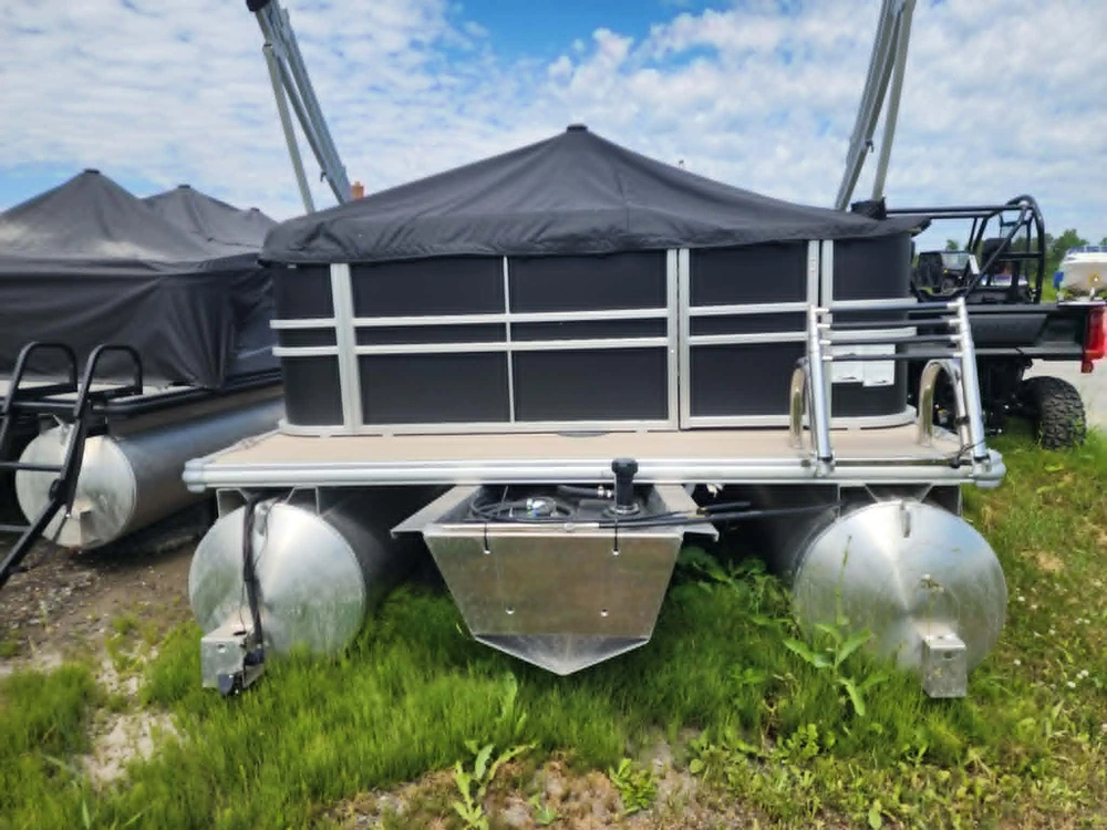 2026 Sylvan Mirage 818 Fish alt
