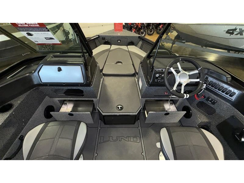 2026 Lund Boat Co 1775 Impact Xs Sport alt
