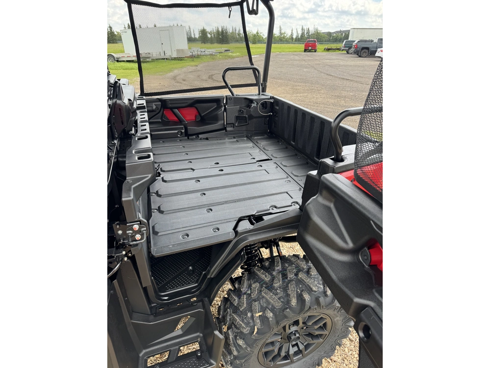 2026 Honda Pioneer 1000-5p Dlx, Red alt