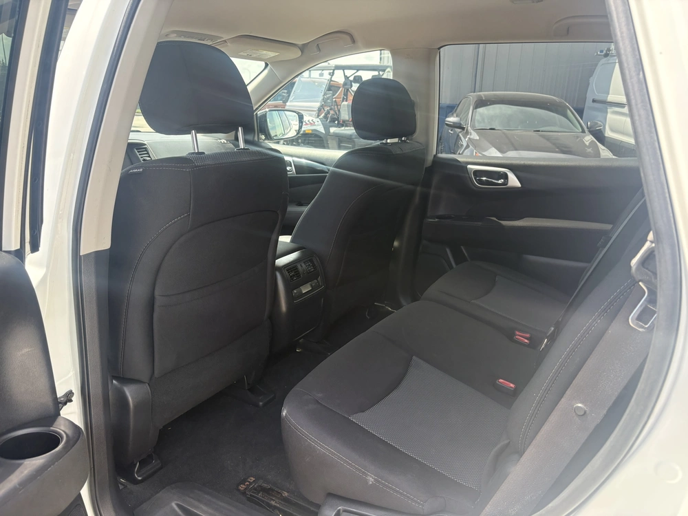 2017 Nissan Pathfinder alt