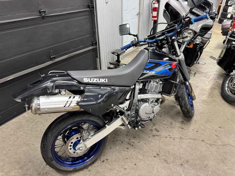 2025 Suzuki Dr 650 Se alt
