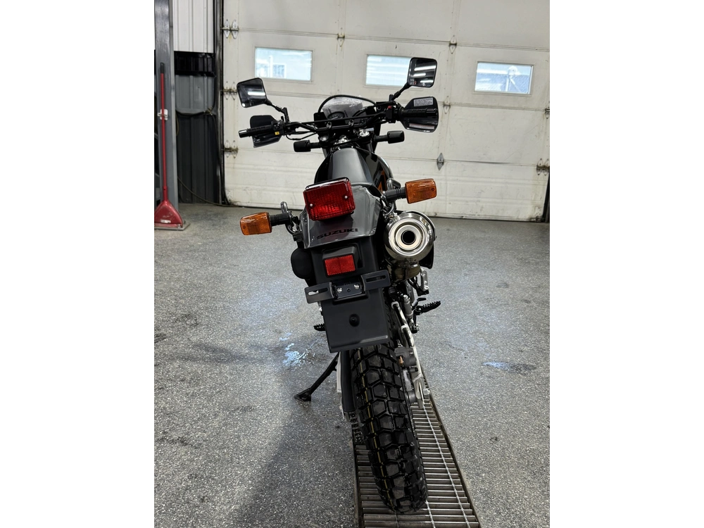 2026 Suzuki Dr650sem6 alt