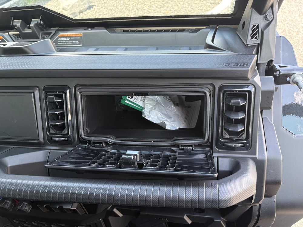 2026 Can-am Defender Max Xt Hd11 Cab alt