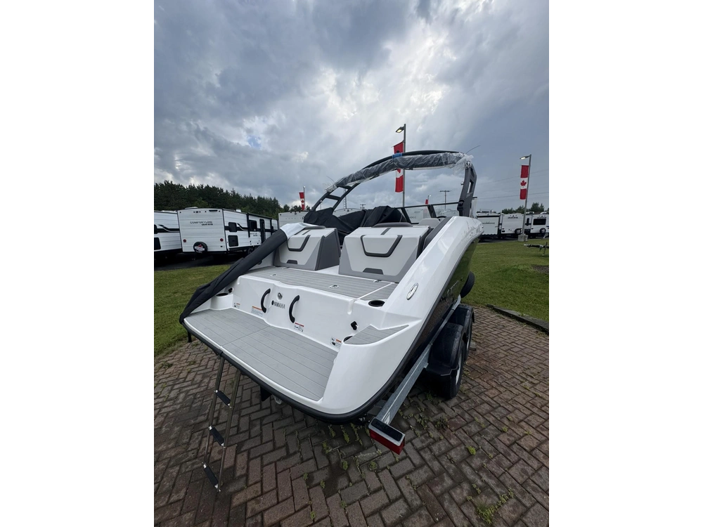 2025 Yamaha Ar220 Black alt