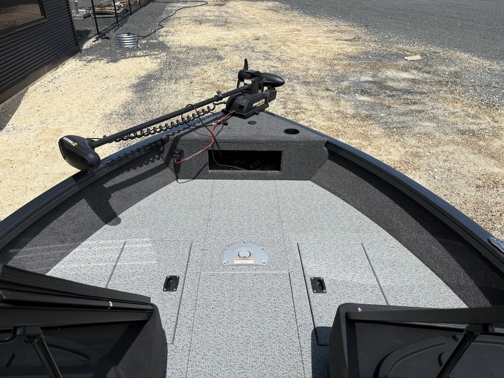 2025 Crestliner 1750 Hawk Wt Jumpseat - Gun Metal alt