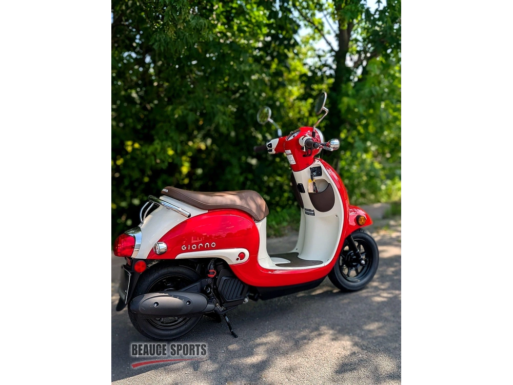 Honda Giorno Ncw50s | 🌍 Rival Piaggio Typhoon 50, Vespa Primavera 50 & Yamaha Jog 🌍 2025 alt