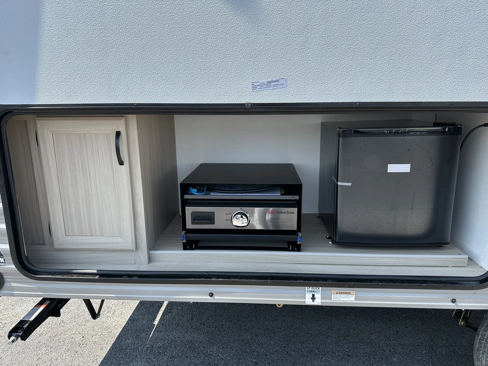 2027 Coachmen Clipper 18bh alt