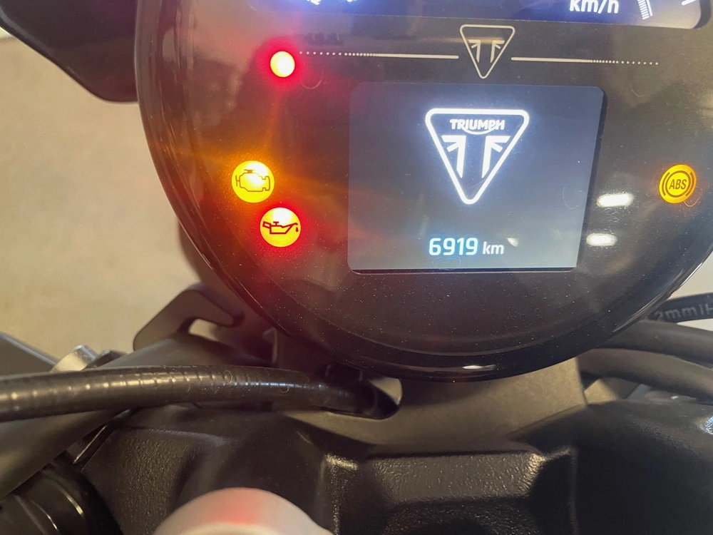 2022 Triumph Trident 660 alt