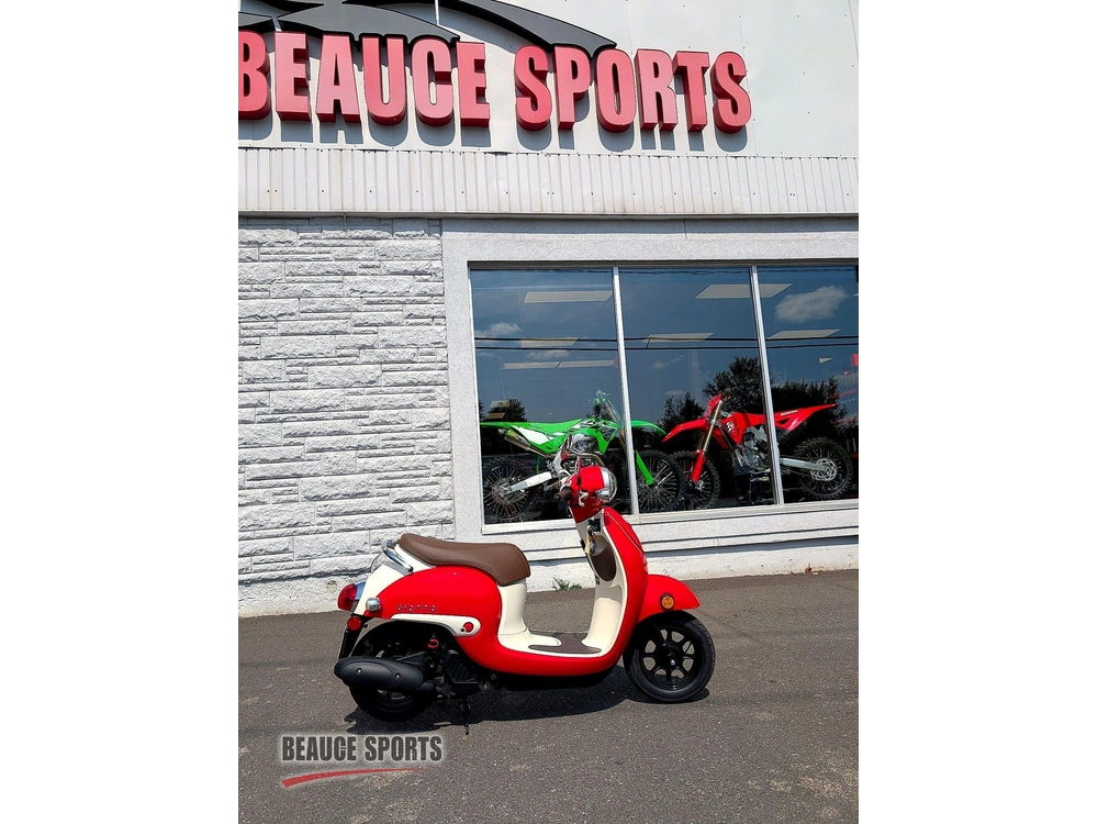 Honda Giorno Ncw50s | 🌍 Rival Piaggio Typhoon 50, Vespa Primavera 50 & Yamaha Jog 🌍 2025 alt