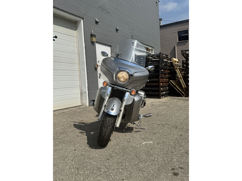 2005 Yamaha Royal Star Venture alt