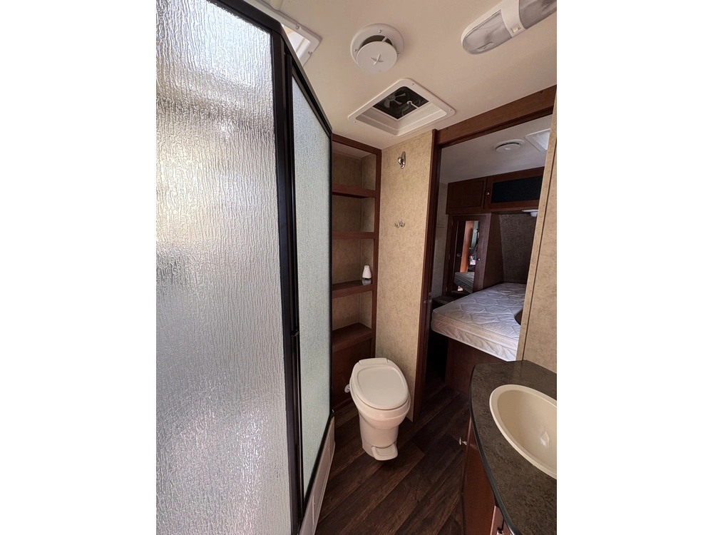 2013 Kodiak 242rels alt
