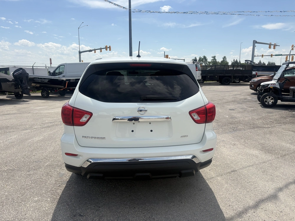 2017 Nissan Pathfinder alt