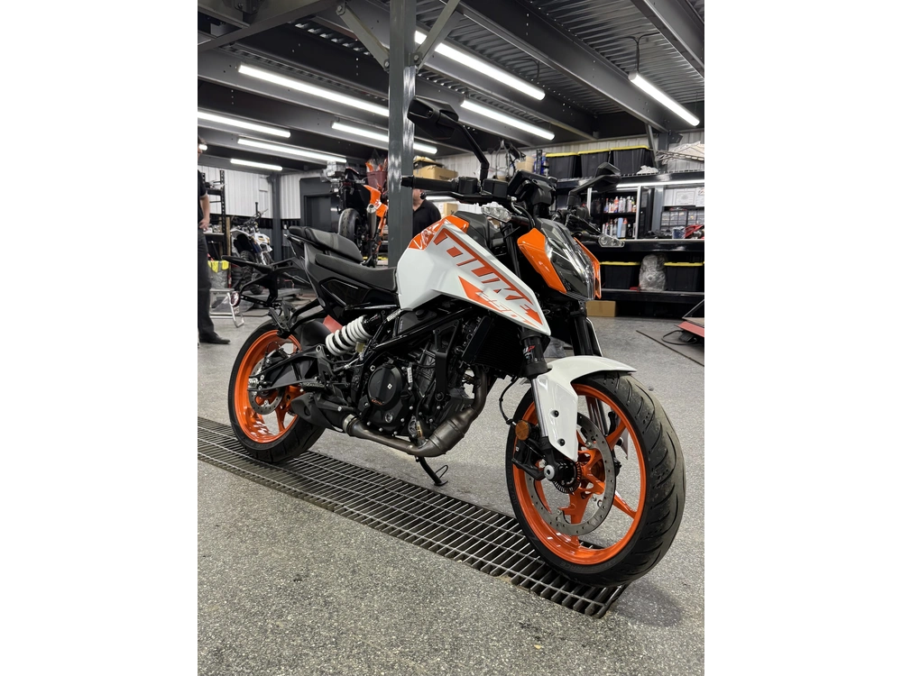 2024 Ktm 250 Duke alt