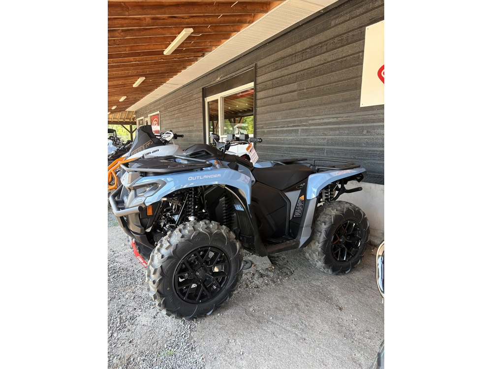 2026 Can-am Out Xt 700 alt