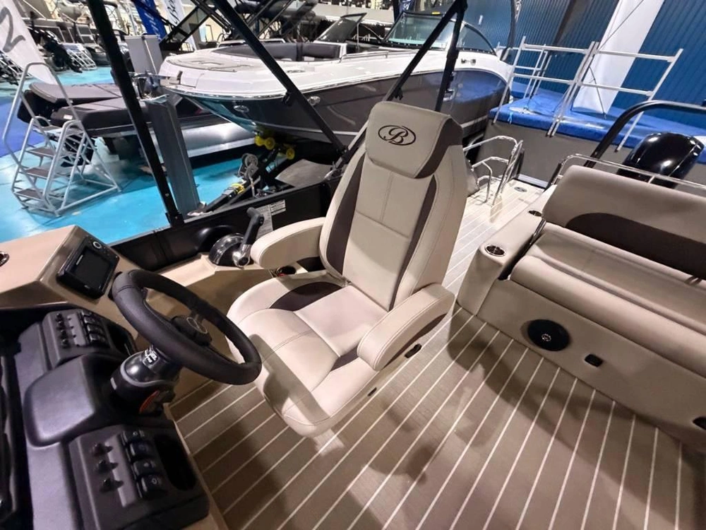 2026 Bentley Legacy 223 Swingback alt