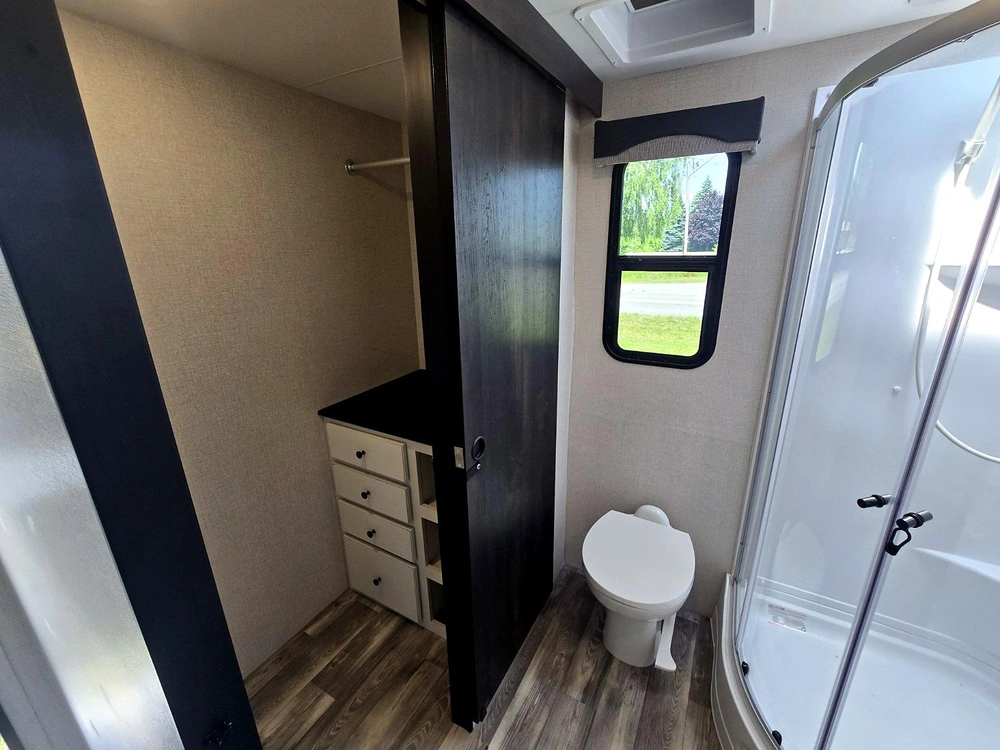 2022 Jayco Starcraft 252rb alt