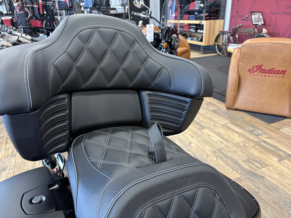 Indian Motorcycle Roadmaster Powerplus Noir 2026 alt