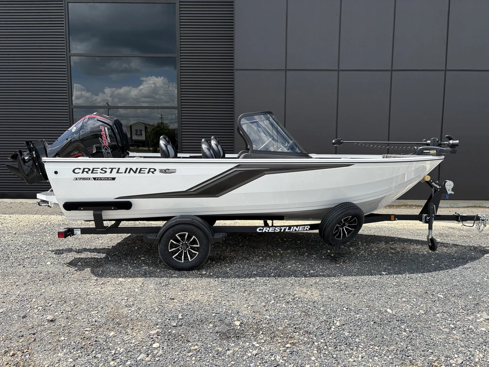 2026 Crestliner 1750 Hawk Wt Jumpseat White alt