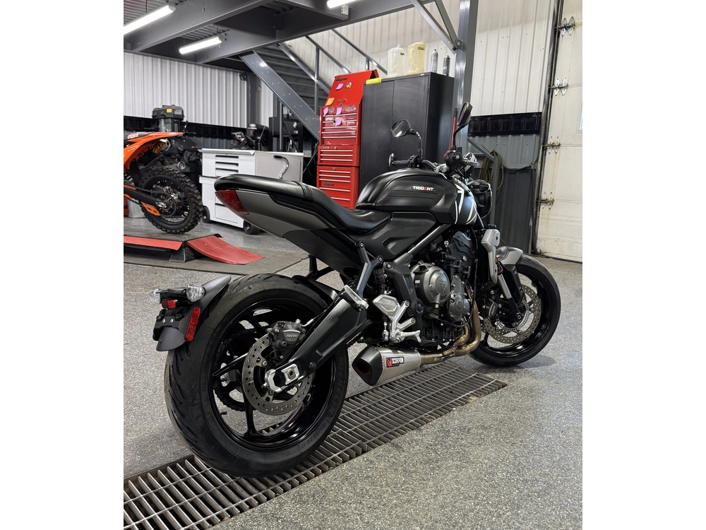 2022 Triumph Trident 660 alt
