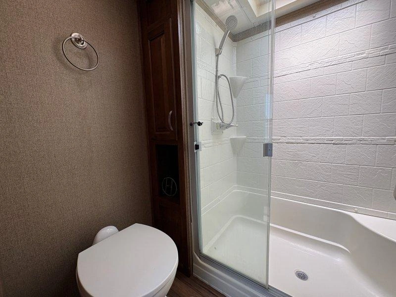 2018 Coachmen 391 Qsmb alt
