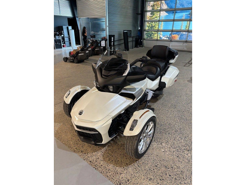 Can-am F3 Ltd 2026 alt