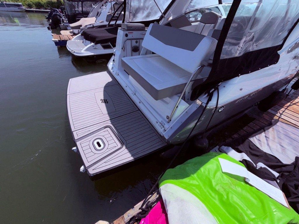 2021 Four Winns 275 Vista 6.2l/b3 alt