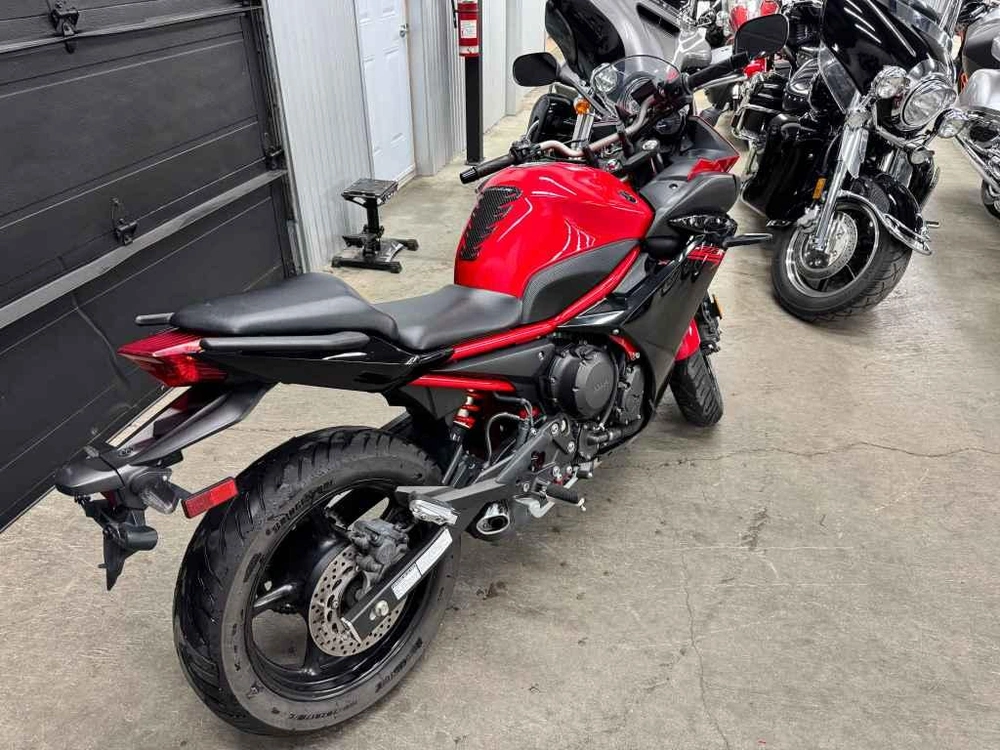 2015 Yamaha Fz6r alt