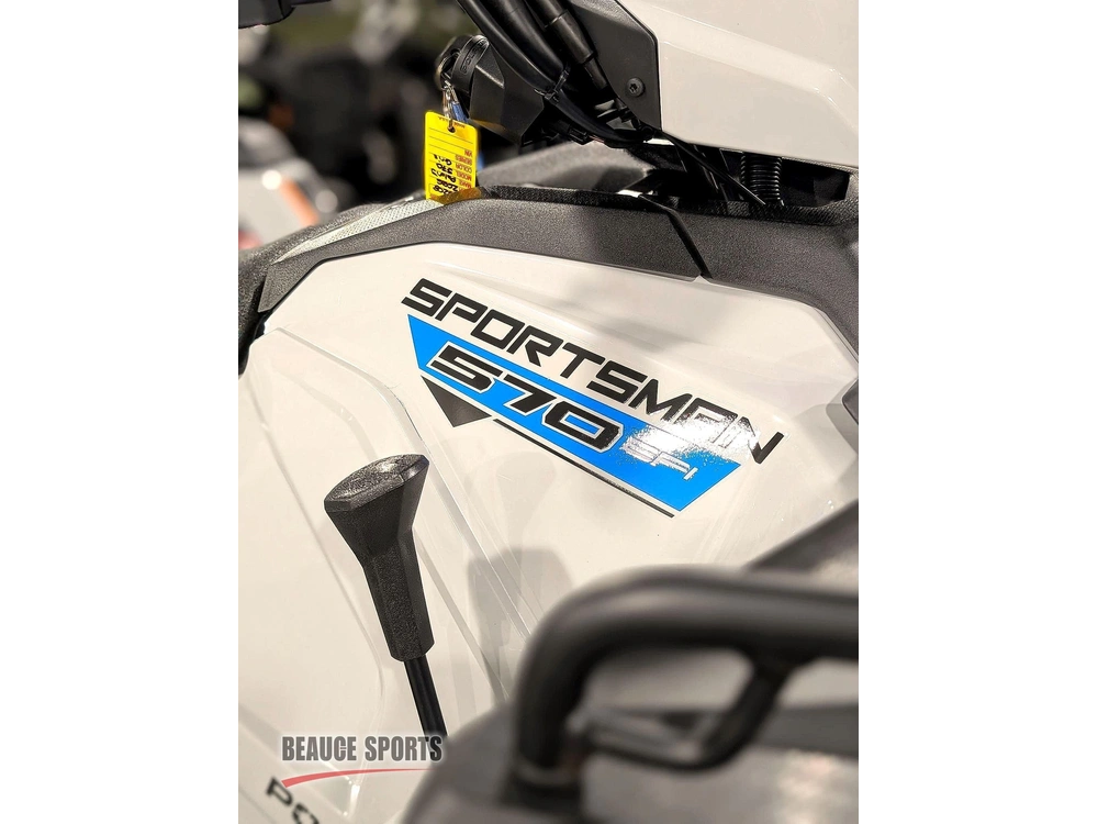 Polaris Sportsman 570 Ghost Gray | 🌍 Concurrents : Outlander 570 / Grizzly 700 🌍 | 2026 alt