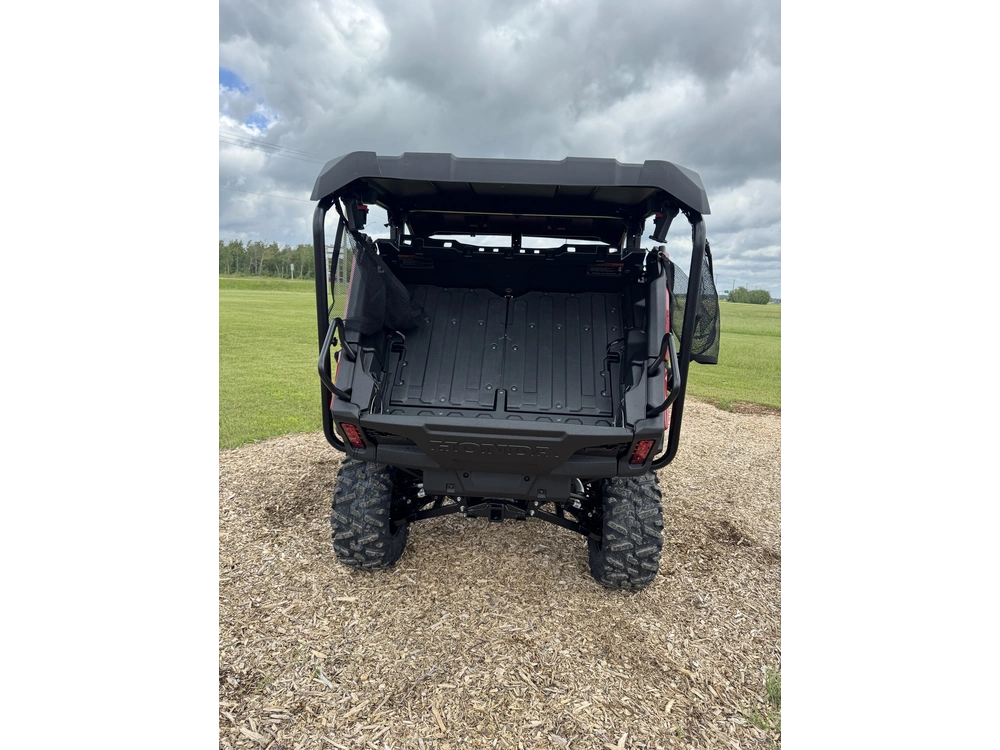 2026 Honda Pioneer 1000-5p Dlx, Red alt