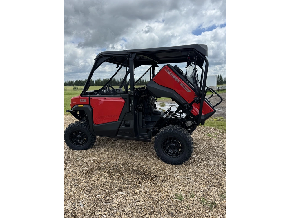 2026 Honda Pioneer 1000-5p Dlx, Red alt