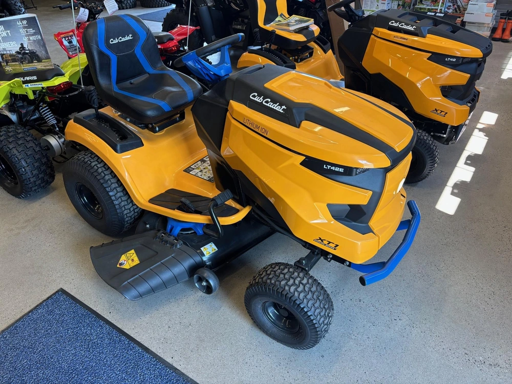 None Cub Cadet Xt1 Lt42e alt