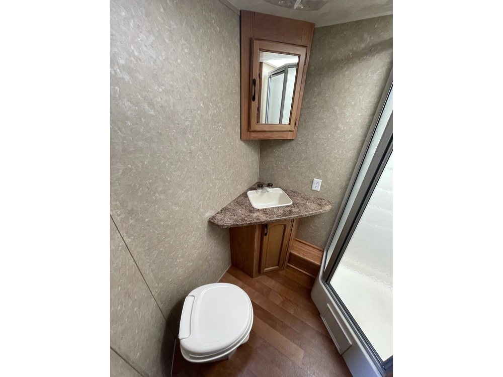 Gulf Stream Conquest 281 R 2012 alt