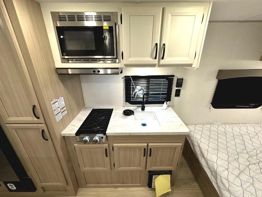 2027 Coachmen Clipper 18bh alt