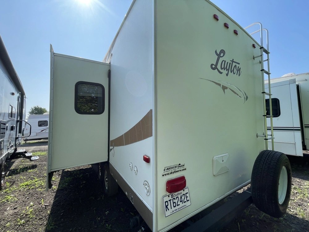 Layton 2456 2009 alt